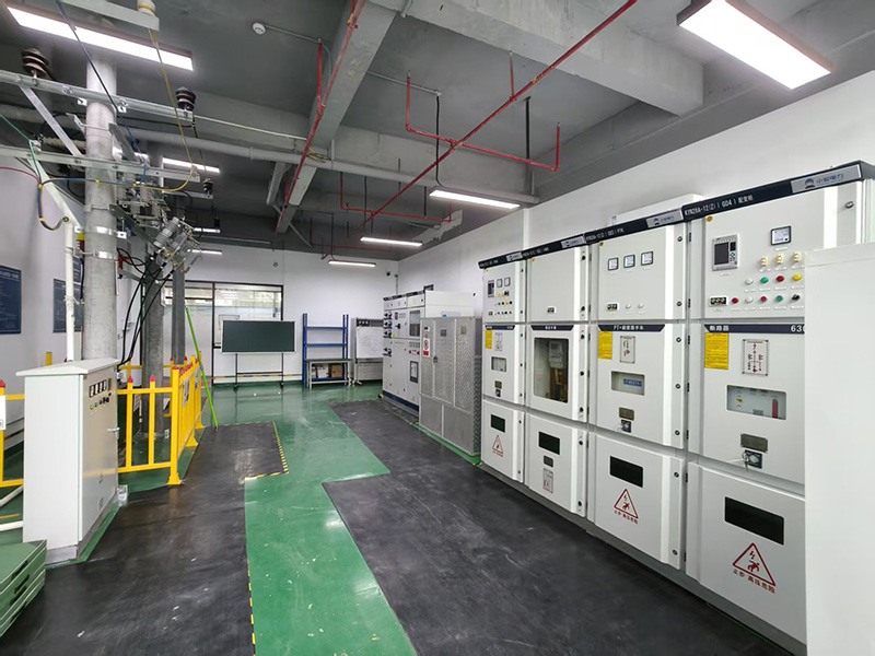 高压科二电柜.jpg 高压科二电柜.jpg